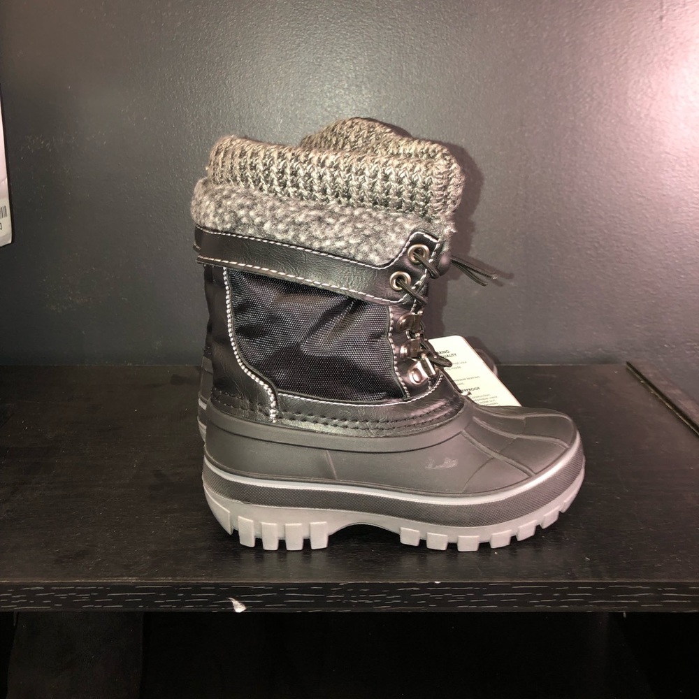 Kid boots
